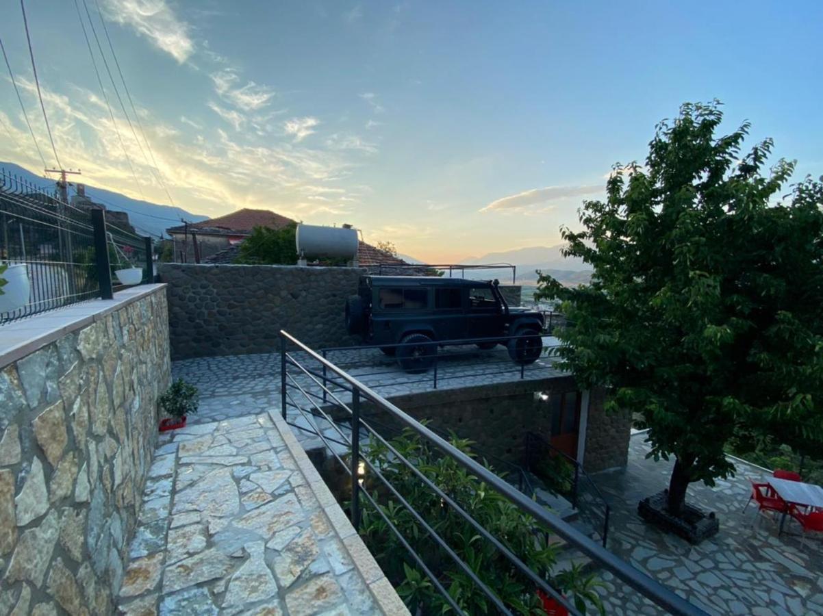 Bixhaku Guesthouse Gjirokaster Exterior photo
