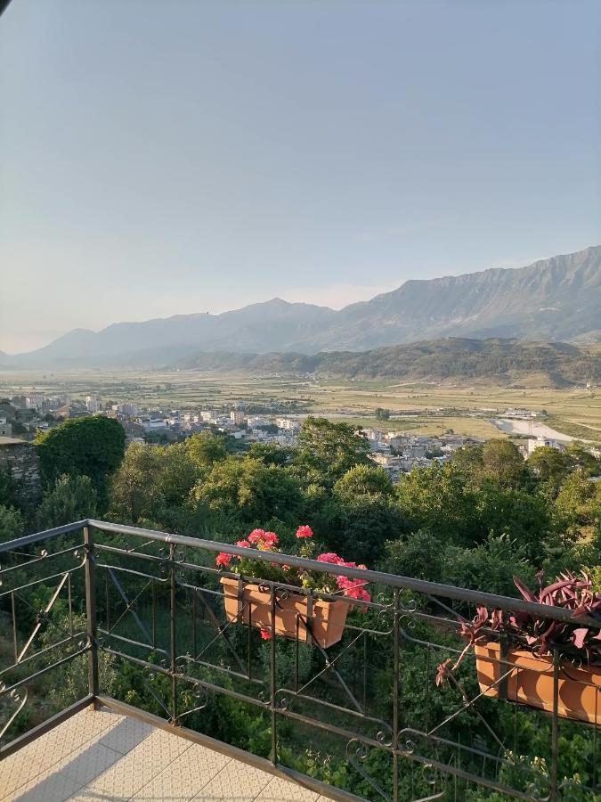 Bixhaku Guesthouse Gjirokaster Exterior photo