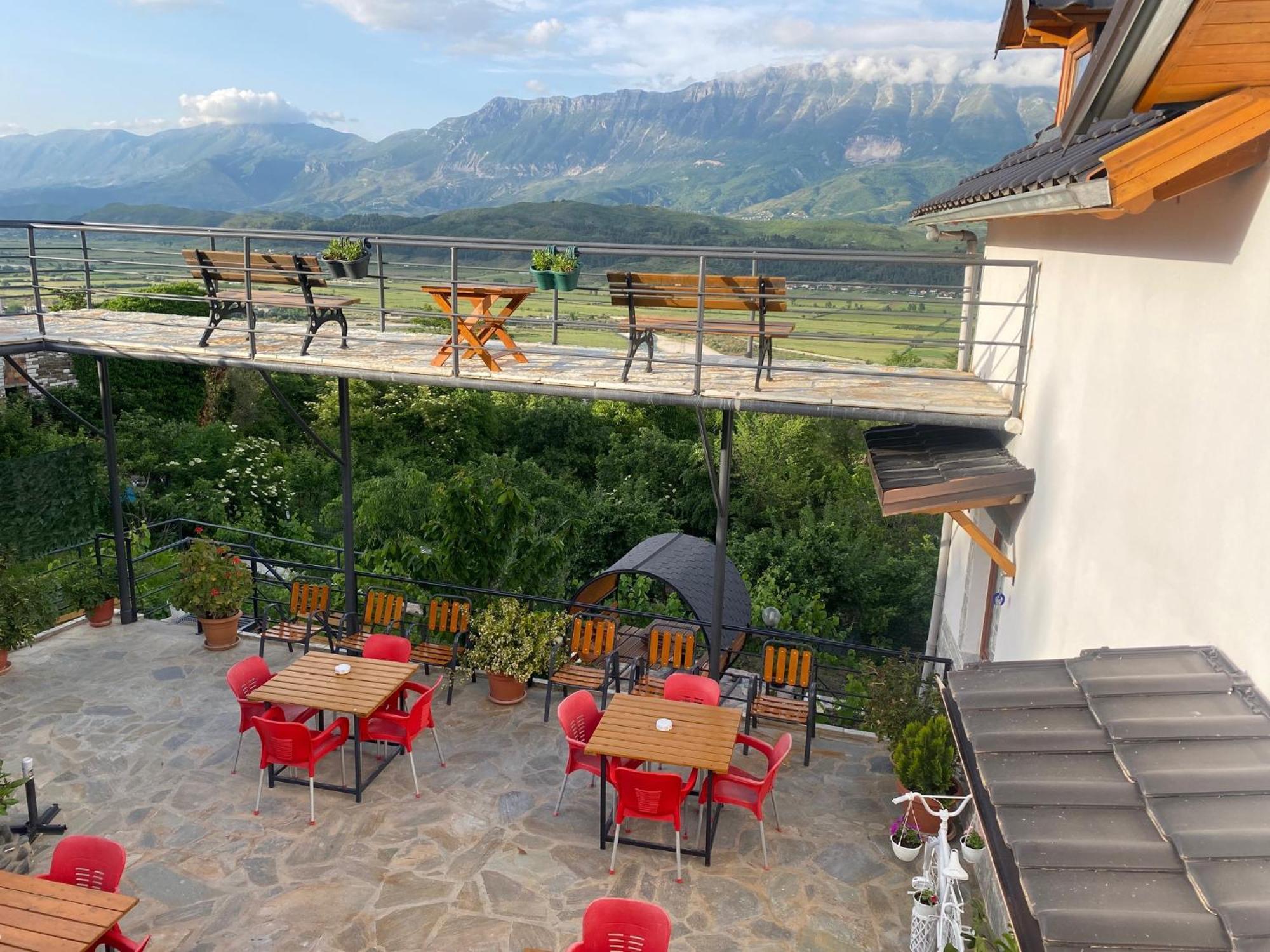 Bixhaku Guesthouse Gjirokaster Exterior photo