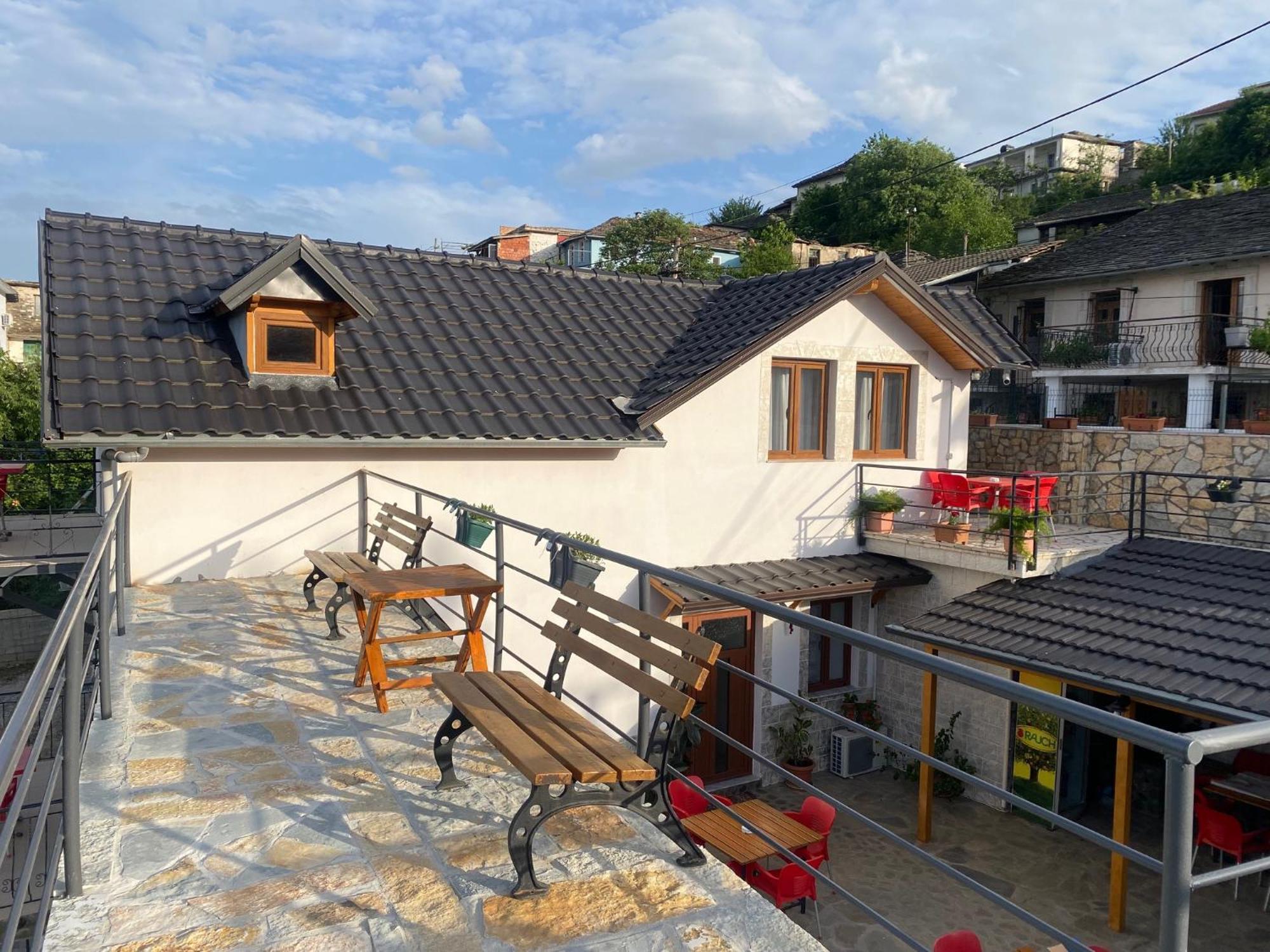 Bixhaku Guesthouse Gjirokaster Exterior photo
